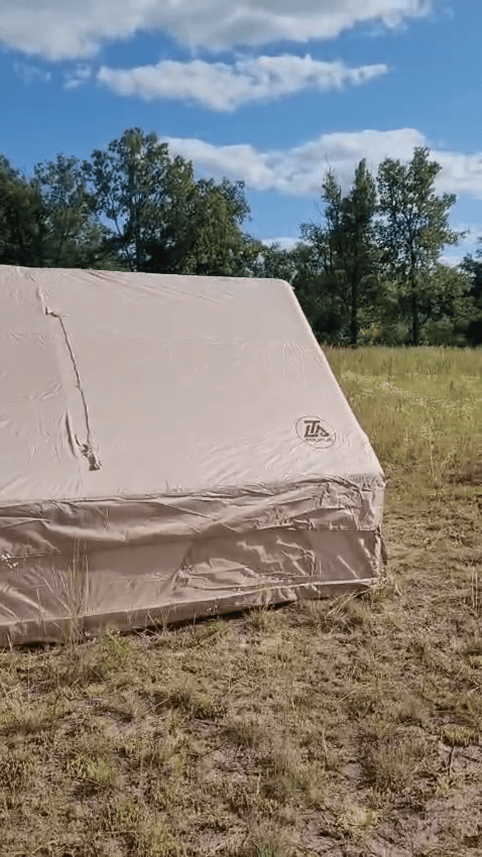 Маленькая надувная палатка